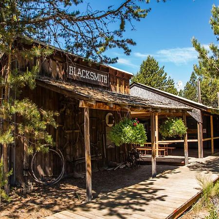 Bend-Sunriver Camping Resort Wheelchair Accessible Yurt 13 Екстериор снимка