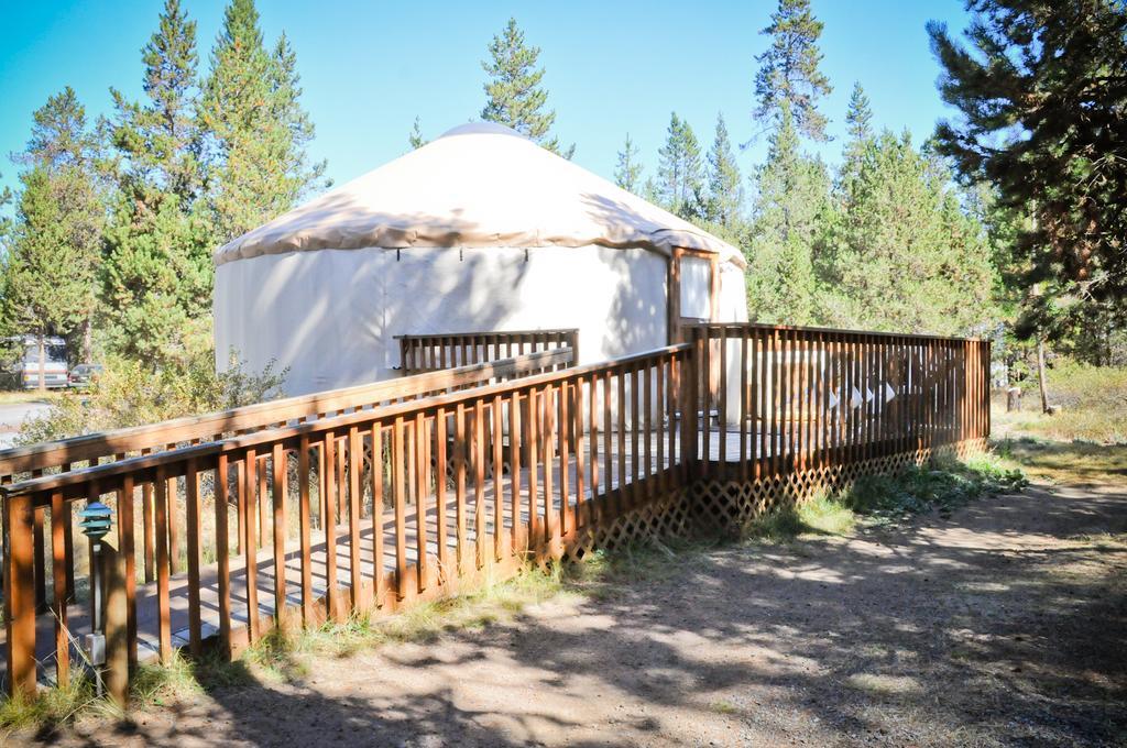 Bend-Sunriver Camping Resort Wheelchair Accessible Yurt 13 Екстериор снимка