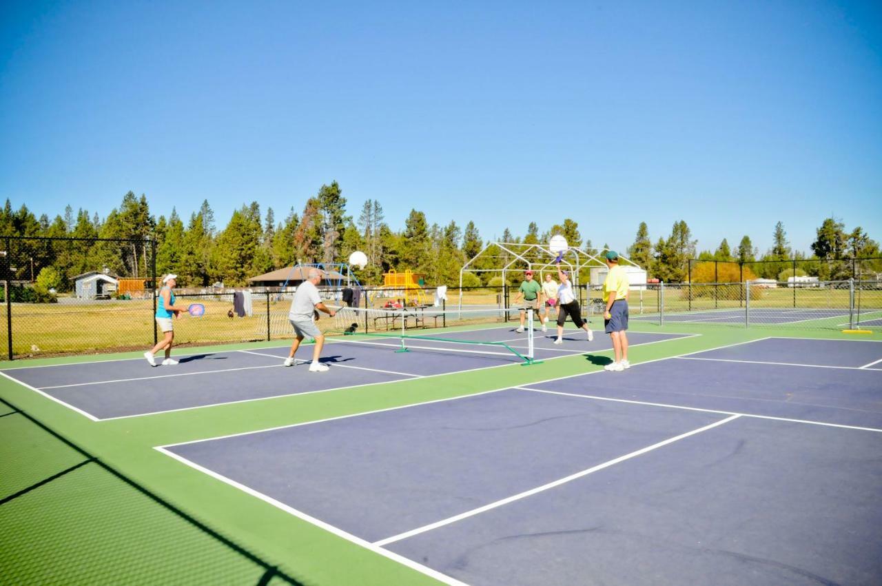 Bend-Sunriver Camping Resort Wheelchair Accessible Yurt 13 Екстериор снимка