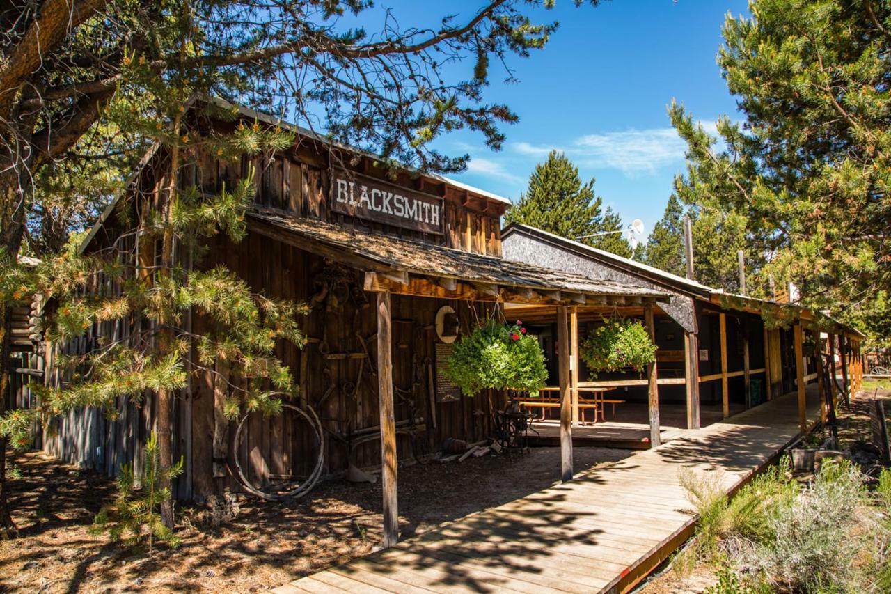 Bend-Sunriver Camping Resort Wheelchair Accessible Yurt 13 Екстериор снимка