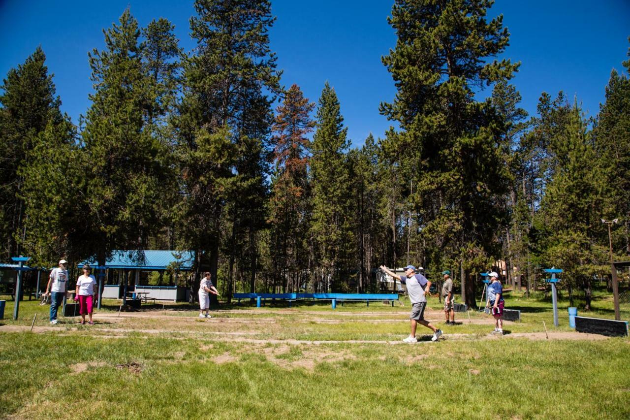 Bend-Sunriver Camping Resort Wheelchair Accessible Yurt 13 Екстериор снимка