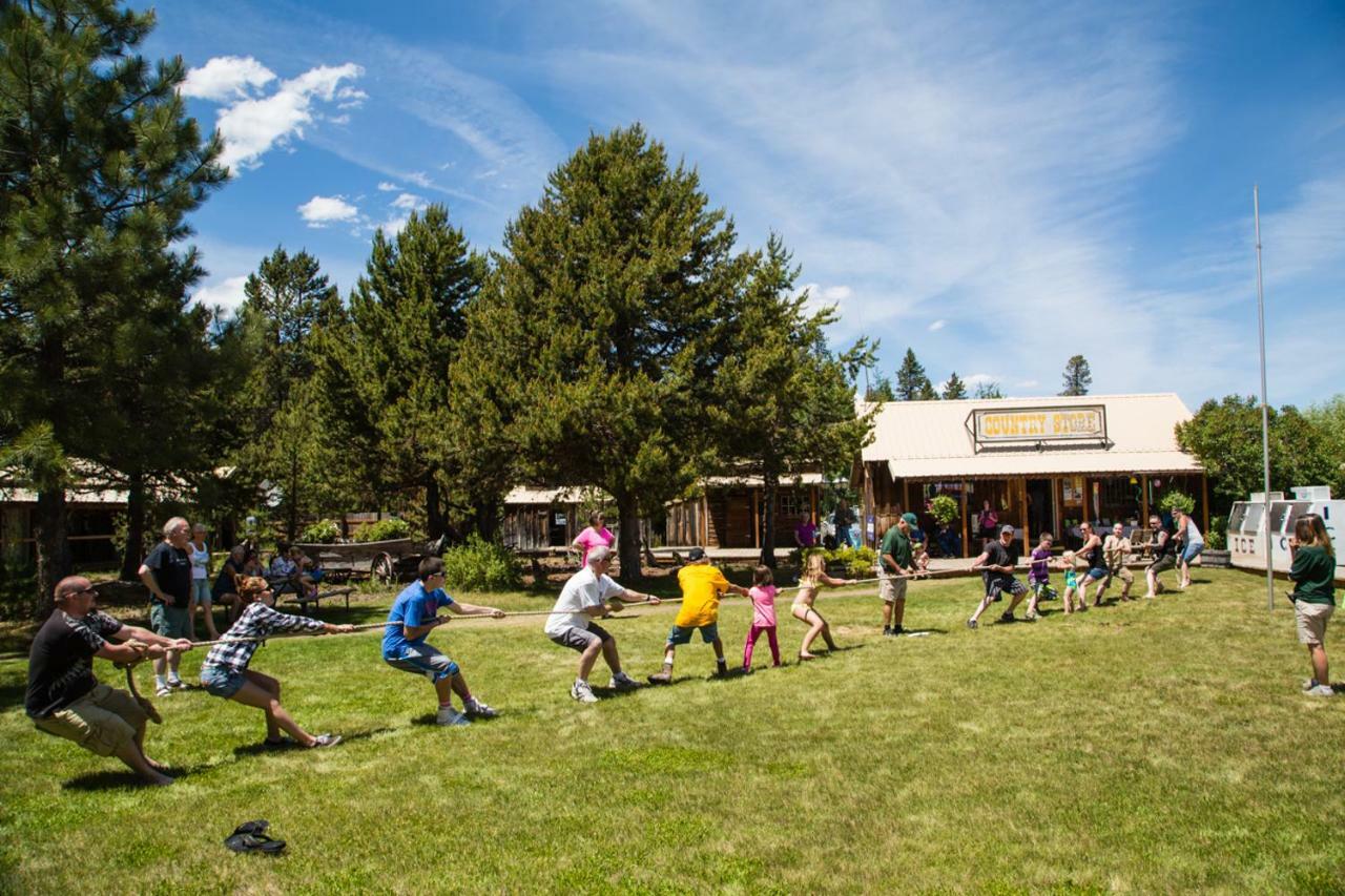 Bend-Sunriver Camping Resort Wheelchair Accessible Yurt 13 Екстериор снимка