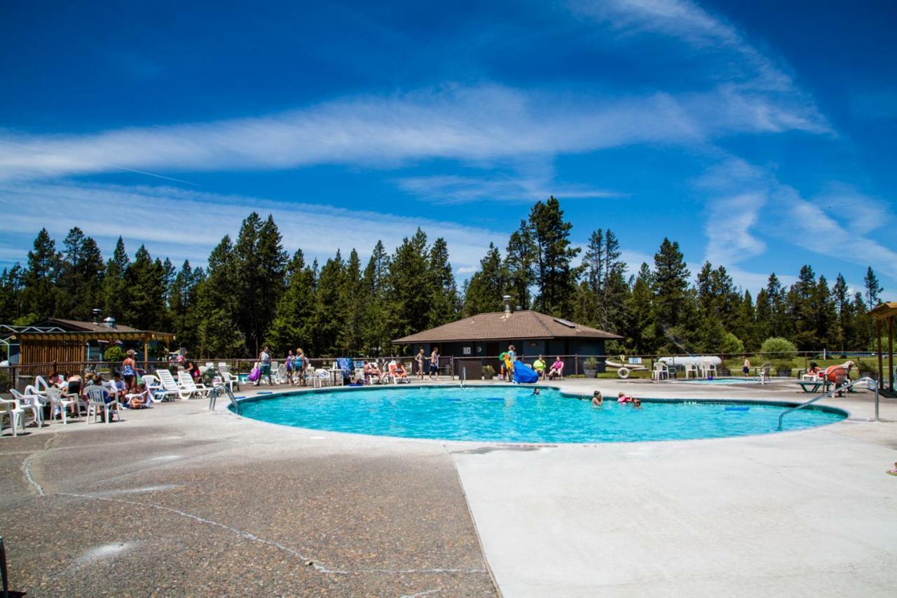 Bend-Sunriver Camping Resort Wheelchair Accessible Yurt 13 Екстериор снимка